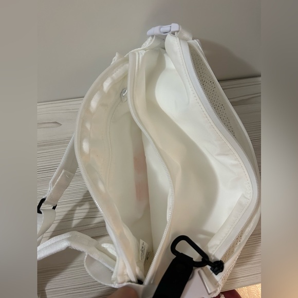 Lululemon All Hours Belt Bag - Picture 4 of 5